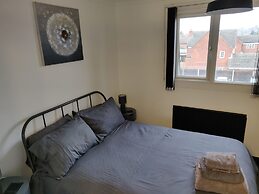 Riverside Park Penthouse Apt 1BR Parking St Neots