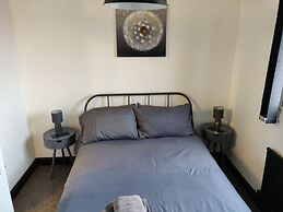Riverside Park Penthouse Apt 1BR Parking St Neots