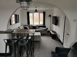 Riverside Park Penthouse Apt 1BR Parking St Neots