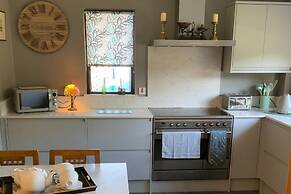 Remarkable 2-bed Cottage in Tranquil Setting