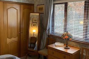 Remarkable 2-bed Cottage in Tranquil Setting