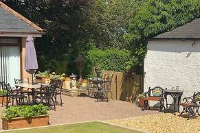 Remarkable 2-bed Cottage in Tranquil Setting