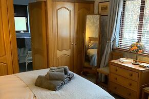 Remarkable 2-bed Cottage in Tranquil Setting