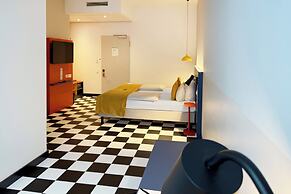 Holiday Inn - the niu, Form Stuttgart Feuerbach by IHG