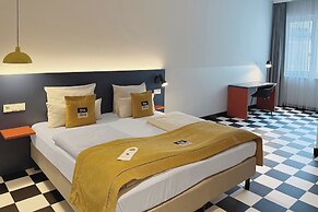 Holiday Inn - the niu, Form Stuttgart Feuerbach by IHG