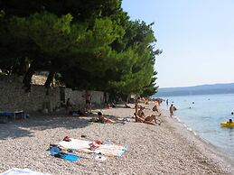 Luxury Apartment With Pool, Large Patio & sea View