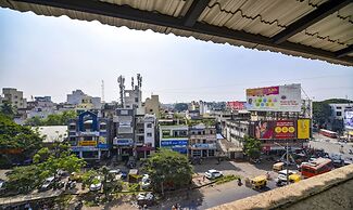 Treebo Shree Sai Suites - 2km from Mahalaxmi Temple