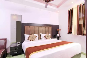 Goroomgo Rajput Charbagh Lucknow