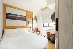 HiRiver Hotel