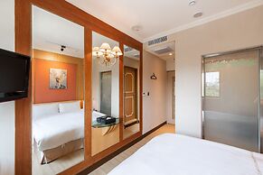 HiRiver Hotel