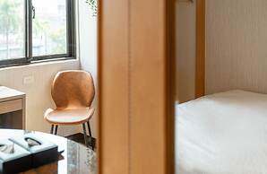 HiRiver Hotel