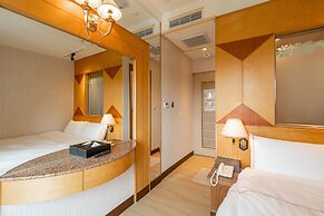 HiRiver Hotel