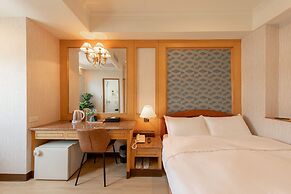 HiRiver Hotel