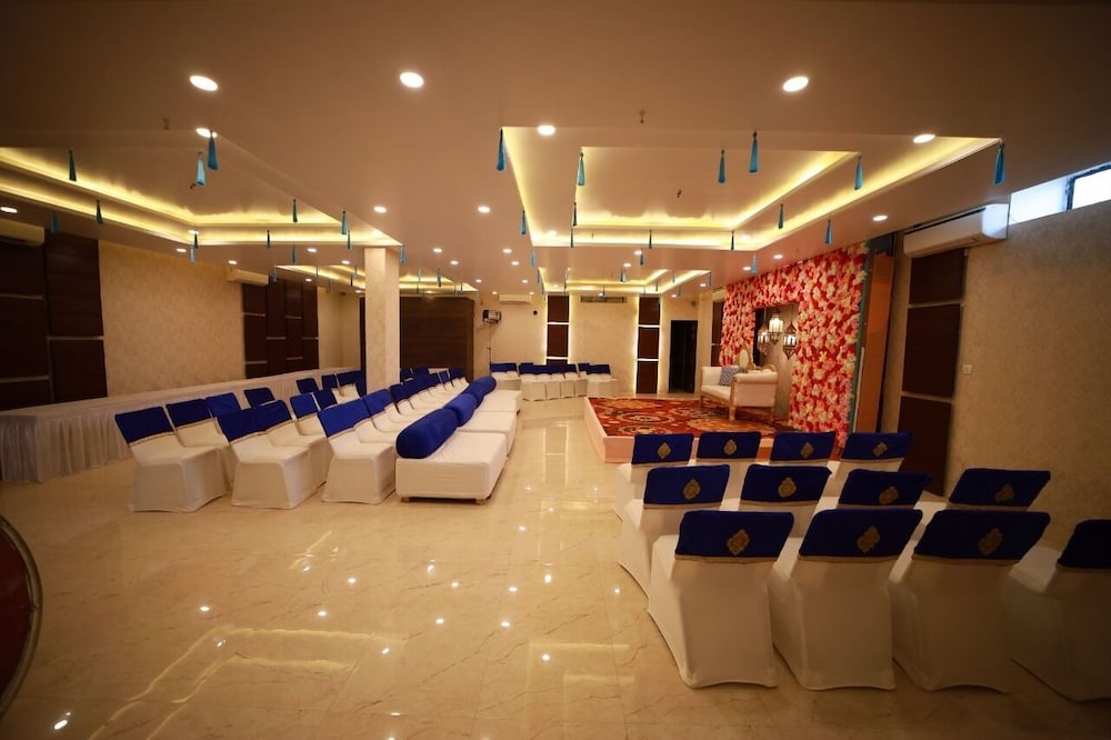 Hotel Neerja Inn