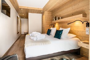 Mammoth Lodge by Alpine Resorts