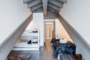 Mammoth Lodge by Alpine Resorts