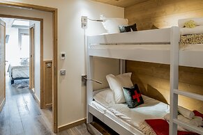 Mammoth Lodge by Alpine Resorts