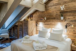 Mammoth Lodge by Alpine Resorts
