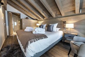 Mammoth Lodge by Alpine Resorts