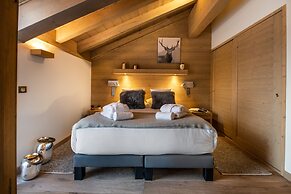 Mammoth Lodge by Alpine Resorts