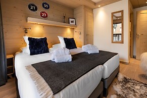 Mammoth Lodge by Alpine Resorts