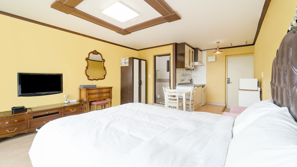 Ganghwa Pastel Pension