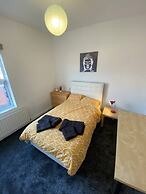 Stayzo House Accommodation- Coventry Free Parking