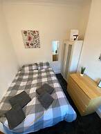 Stayzo House Accommodation- Coventry Free Parking