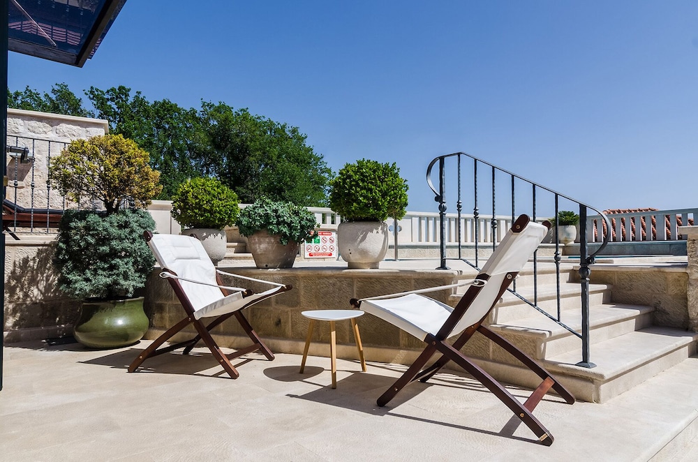 Studio Antica, Apartment With a Private Swimming Pool