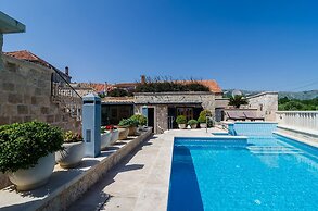Studio Antica, Apartment With a Private Swimming Pool