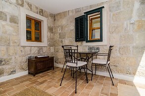 Studio Antica, Apartment With a Private Swimming Pool