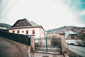 Resla Residence