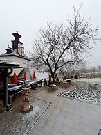 Resla Residence