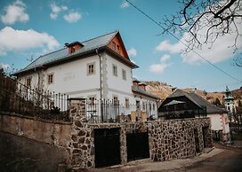 Resla Residence