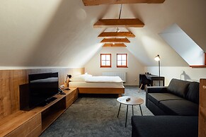Resla Residence