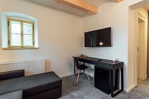 Resla Residence