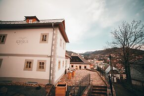 Resla Residence