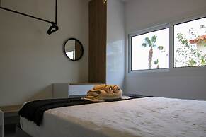 Phaedrus Living: Seaside Modern Flat Limnaria 123