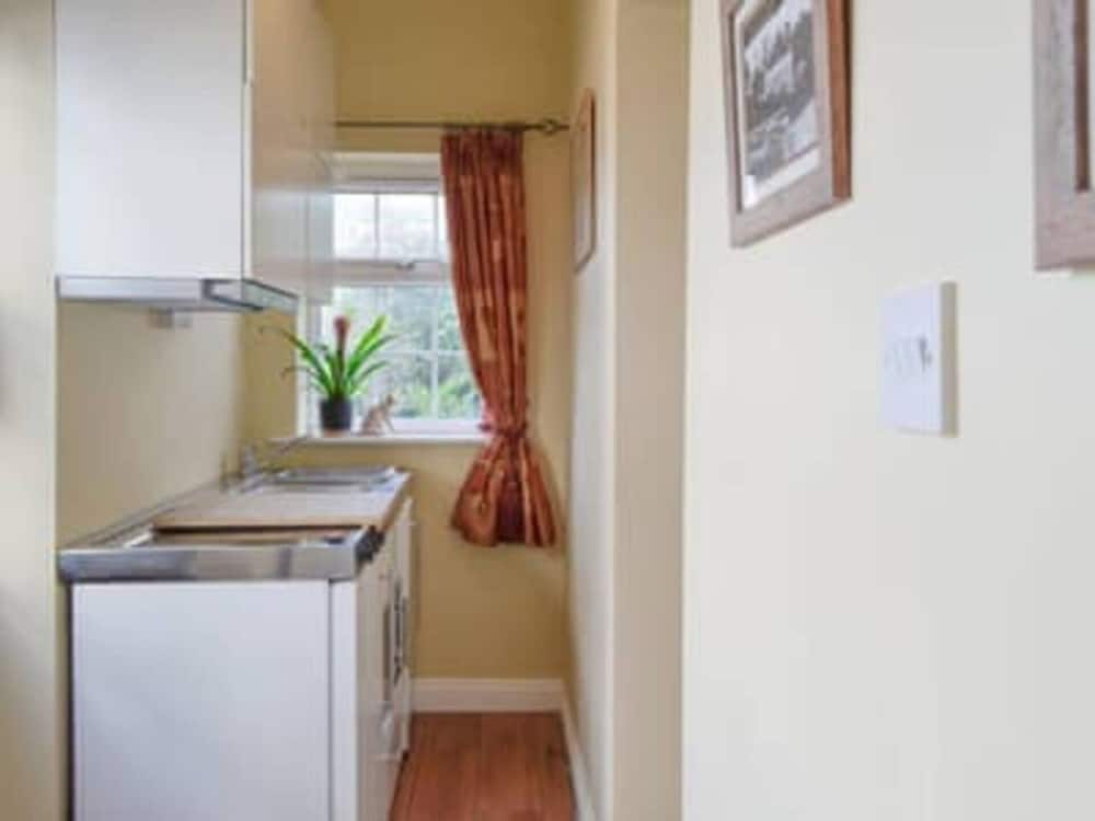 1-bed Cottage on Coastal Pathway in South Wales
