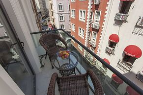 Crowned Hotel