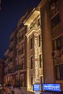 Crowned Hotel