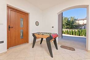 Charming 6-bed Villa in Vižinada