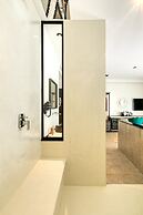 Athens Ivy Suites