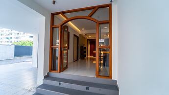 Treebo Petals Suites Marine Drive