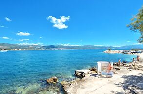 C - apt w. Balcony, Shared Terrace & the sea View