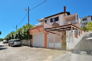 D - Large apt With big Terrace, Next to the Beach