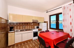 D - Large apt With big Terrace, Next to the Beach
