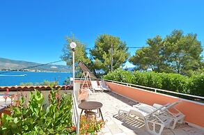 D - Large apt With big Terrace, Next to the Beach