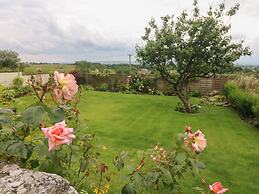 Ingleton 2-bed Cottage, Sleeps 4, Pet Ok & Parking