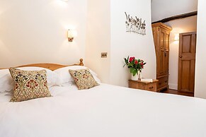 Ingleton 2-bed Cottage, Sleeps 4, Pet Ok & Parking